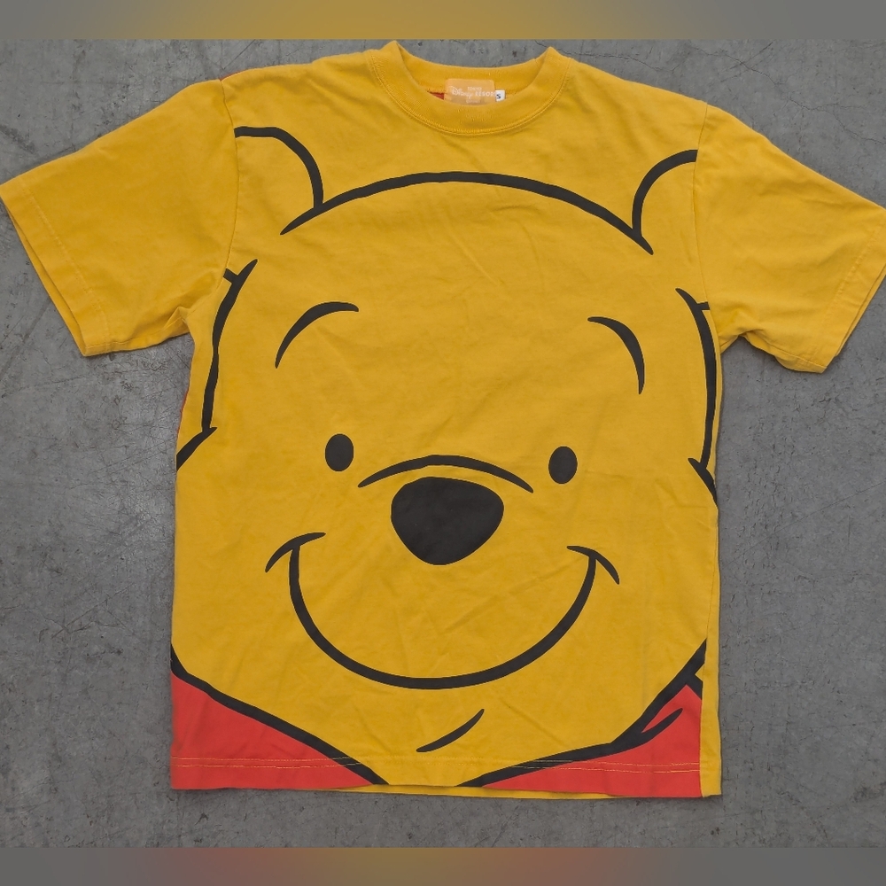 Rare Disney Tokyo Resort Winnie the Pooh Shirt